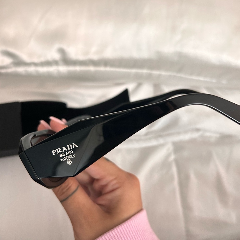 [SOLD] — PRADA PR 17NW sunglasses